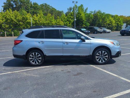 Ice Silver Metallic 2016 Subaru Outback 2.5i Limited