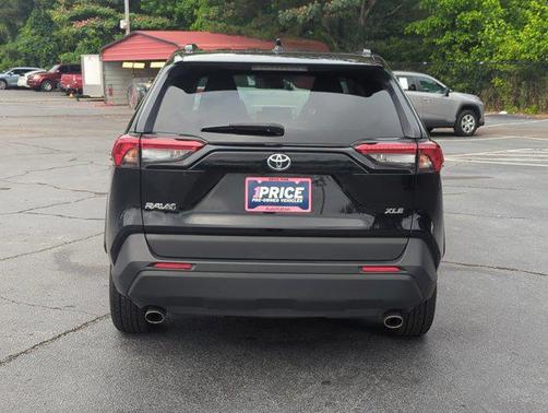 2020 Toyota RAV4 XLE