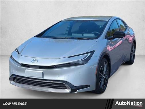 2025 Toyota Prius XLE