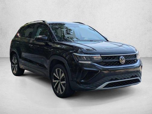 Deep Black Pearl 2022 Volkswagen Taos 1.5T SE
