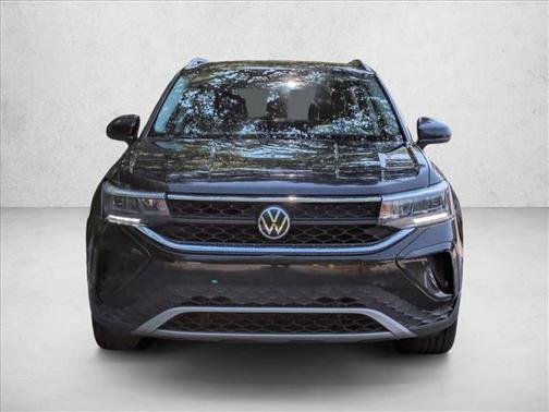 Deep Black Pearl 2022 Volkswagen Taos 1.5T SE