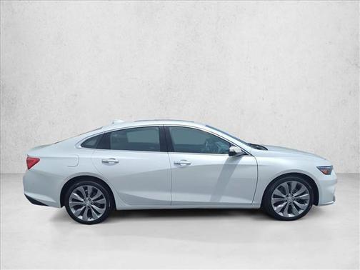 Iridescent Pearl Tricoat 2018 Chevrolet Malibu Premier