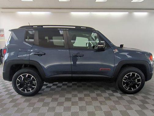 Slate Blue Pearlcoat 2023 Jeep Renegade Trailhawk