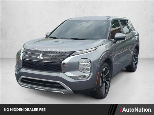 Silver/Gray 2024 Mitsubishi Outlander SE