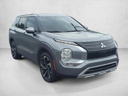 Silver/Gray 2024 Mitsubishi Outlander SE