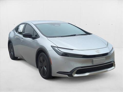 2025 Toyota Prius Plug-In Hybrid SE