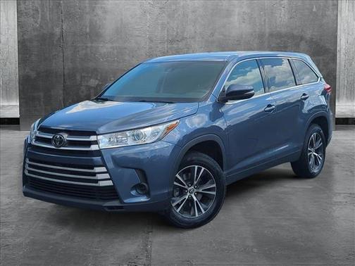 2019 Toyota Highlander LE I4