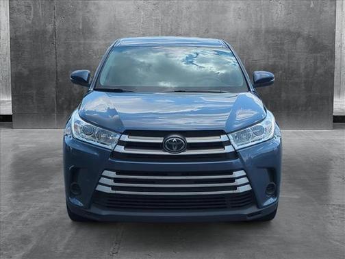 2019 Toyota Highlander LE I4