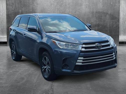 2019 Toyota Highlander LE I4