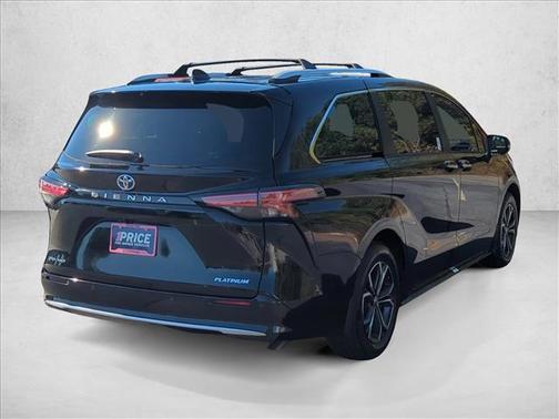 2025 Toyota Sienna Platinum
