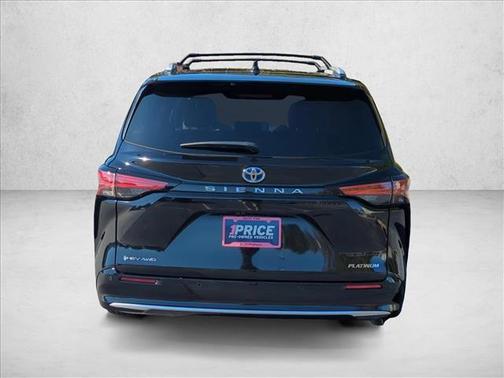 2025 Toyota Sienna Platinum