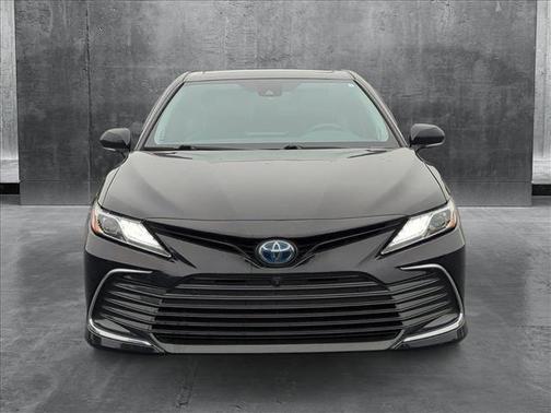 2022 Toyota Camry Hybrid XLE