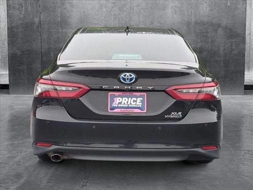 2022 Toyota Camry Hybrid XLE