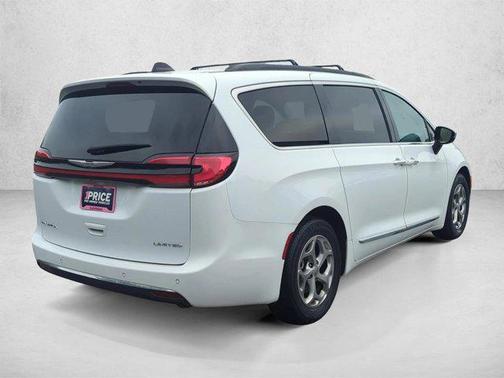 Bright White Clearcoat 2023 Chrysler Pacifica Limited