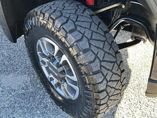 2022 GMC Sierra 2500 AT4