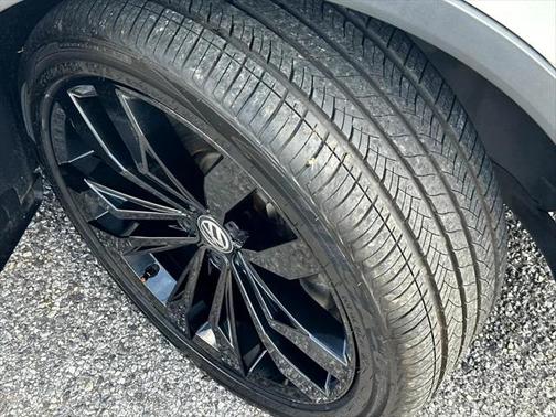 2021 Volkswagen Tiguan 2.0T SE R-Line Black