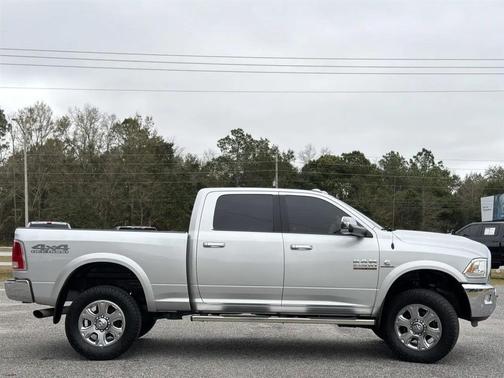 2018 RAM 2500 Laramie Crew Cab 4x4 6'4' Box