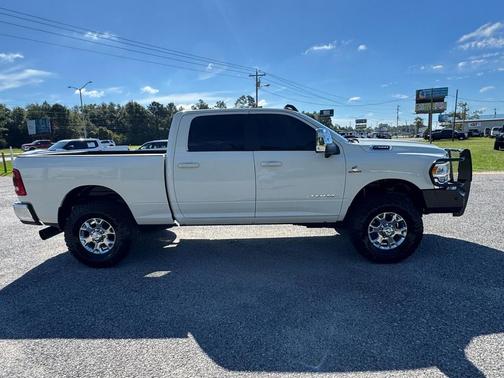 2023 RAM 2500 Laramie Crew Cab 4x4 6'4' Box