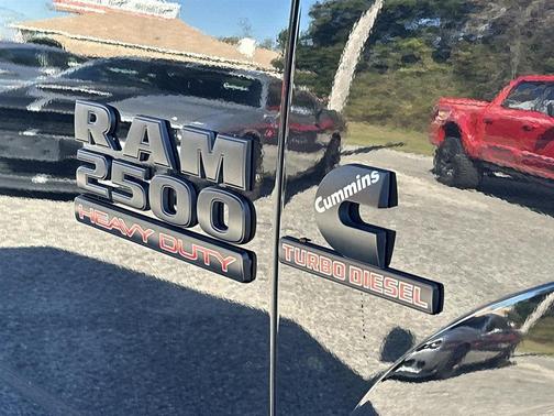 2017 RAM 2500 Big Horn Crew Cab 4x4 6'4' Box