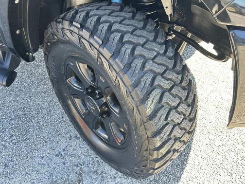 2017 RAM 2500 Big Horn Crew Cab 4x4 6'4' Box