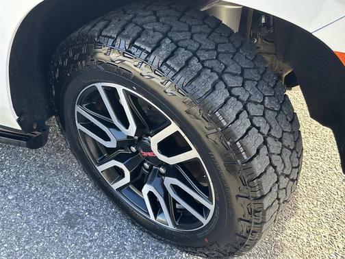 2021 GMC Yukon 4WD AT4