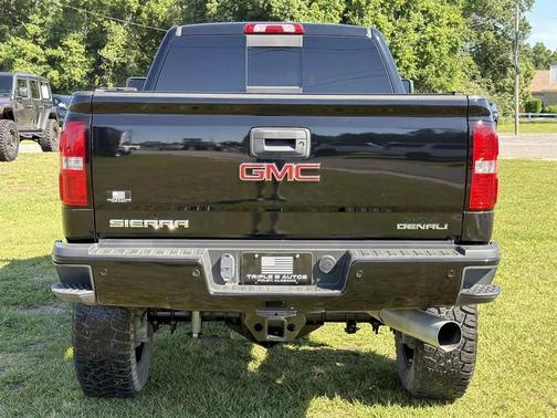 Black 2019 GMC Sierra 2500 Denali