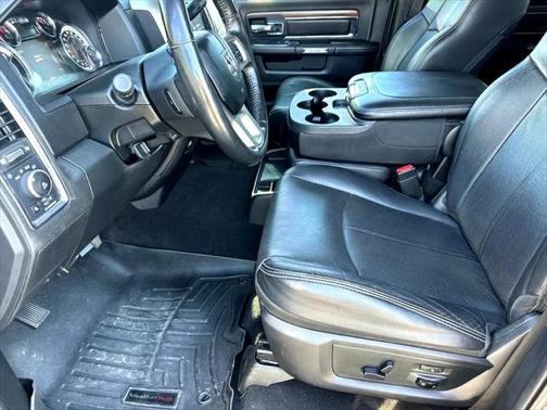 2018 RAM 2500 Laramie Crew Cab 4x4 6'4' Box