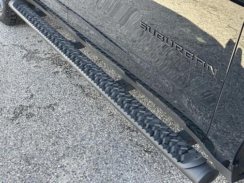 2022 Chevrolet Suburban 4WD Z71