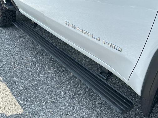 2023 GMC Sierra 2500 Denali
