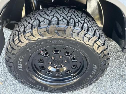 2024 INEOS Grenadier AWD