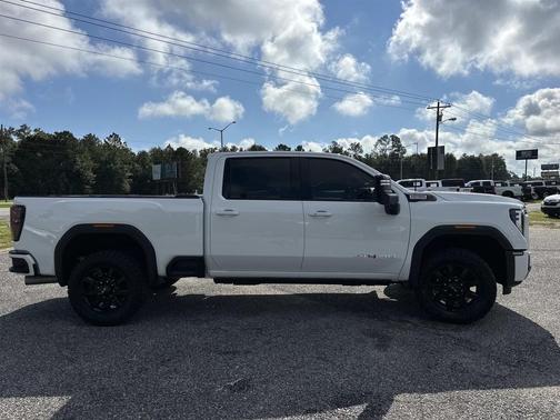 2024 GMC Sierra 2500 AT4