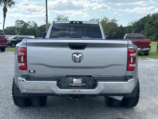 2023 RAM 3500 Laramie Crew Cab 4x4 8' Box