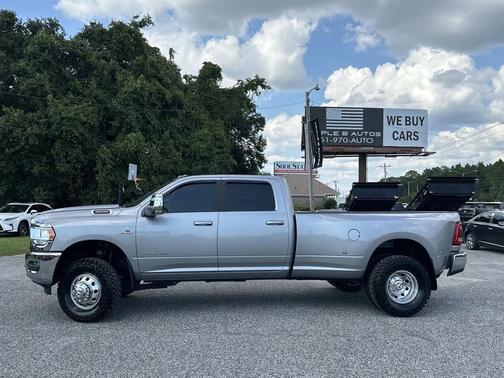 2023 RAM 3500 Laramie Crew Cab 4x4 8' Box