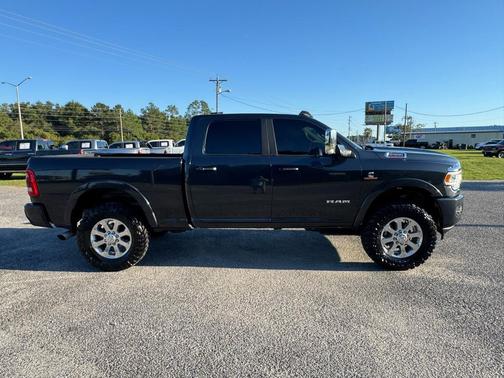 2022 RAM 2500 Laramie Crew Cab 4x4 6'4' Box