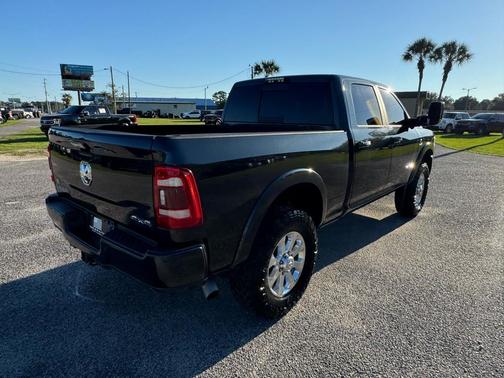 2022 RAM 2500 Laramie Crew Cab 4x4 6'4' Box