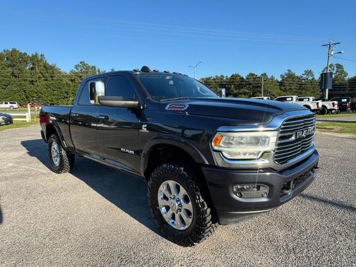 2022 RAM 2500 Laramie Crew Cab 4x4 6'4' Box