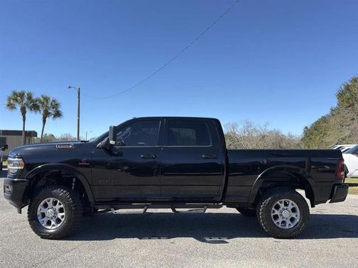 2019 RAM 2500 Laramie Crew Cab 4x4 6'4' Box