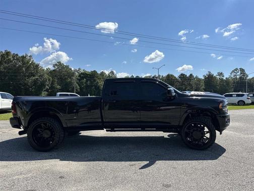 2024 RAM 3500 Limited Crew Cab 4x4 8' Box