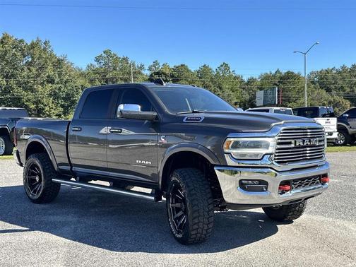 2022 RAM 2500 Laramie Crew Cab 4x4 6'4' Box