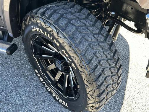 2022 RAM 2500 Laramie Crew Cab 4x4 6'4' Box