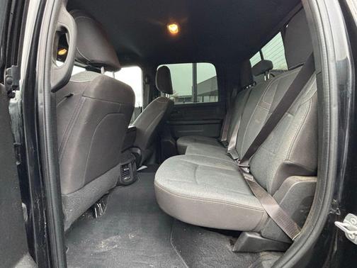 2022 RAM 2500 Tradesman Crew Cab 4x4 8' Box