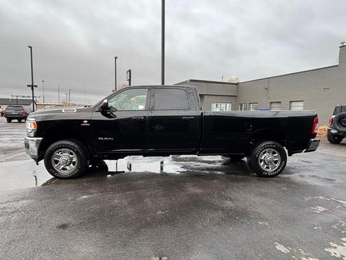 2022 RAM 2500 Tradesman Crew Cab 4x4 8' Box
