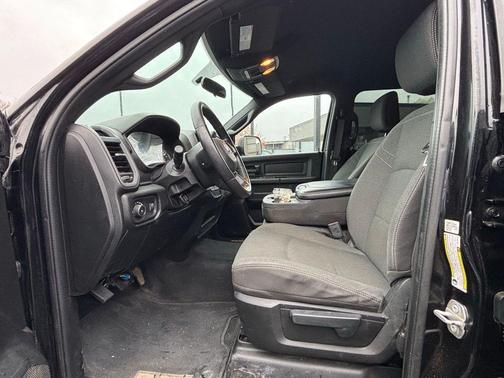 2022 RAM 2500 Tradesman Crew Cab 4x4 8' Box