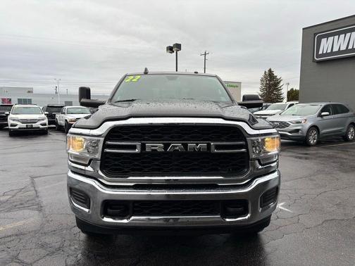 2022 RAM 2500 Tradesman Crew Cab 4x4 8' Box