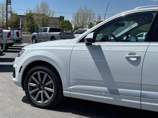 White 2019 Audi Q7 55 Premium Plus