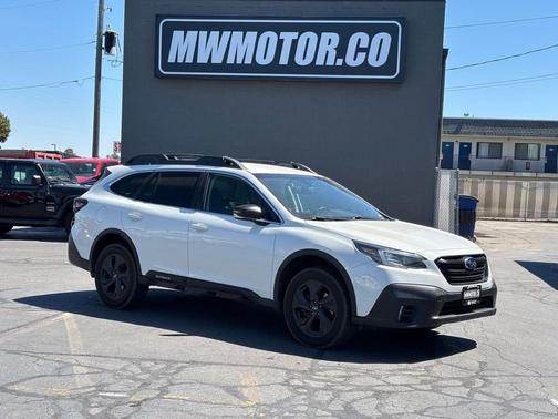 Crystal White Pearl 2021 Subaru Outback Onyx Edition XT