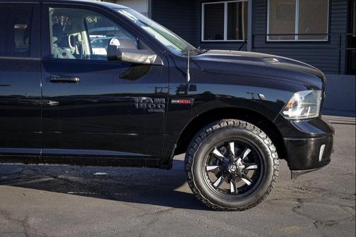 2019 RAM 1500 SLT