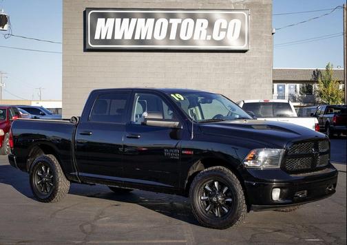 2019 RAM 1500 SLT