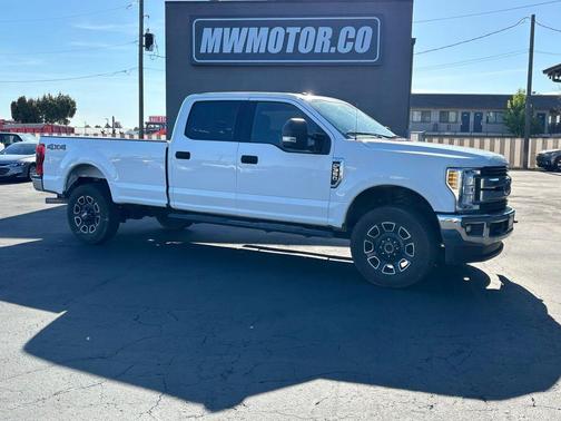 Oxford White 2017 Ford F-350 XLT