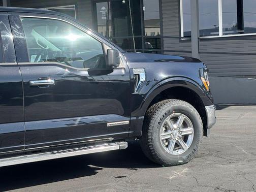 Agate Black Metallic 2024 Ford F-150 XLT